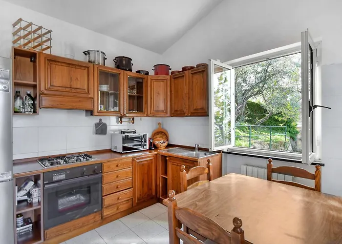 3 Bedroom Beautiful In Dom wakacyjny Rapallo