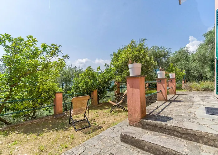 3 Bedroom Beautiful In Semesterbostad Rapallo